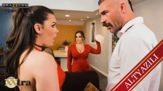 Üvey Annesinin Am Vampiri Olup Amcık Suyunu Emmeye Başladı